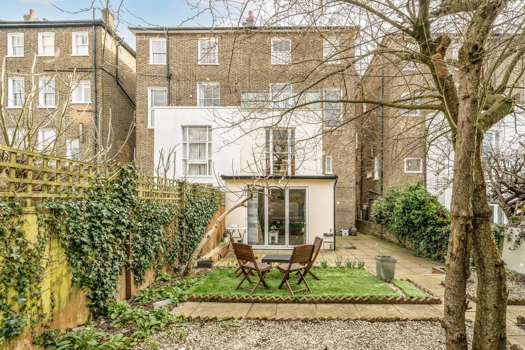 Property photo 2 of 11