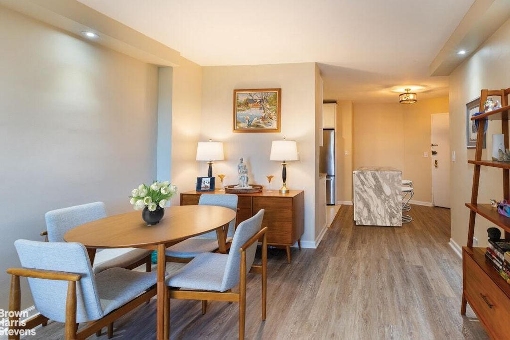 Property photo 3 of 10 <Alttext/>