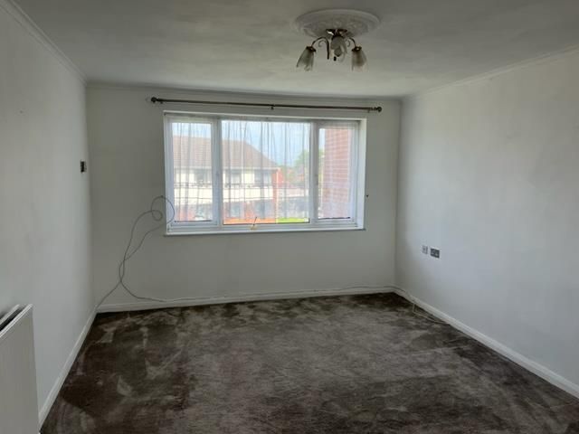 Property photo 2 of 6 Lounge.Jpg