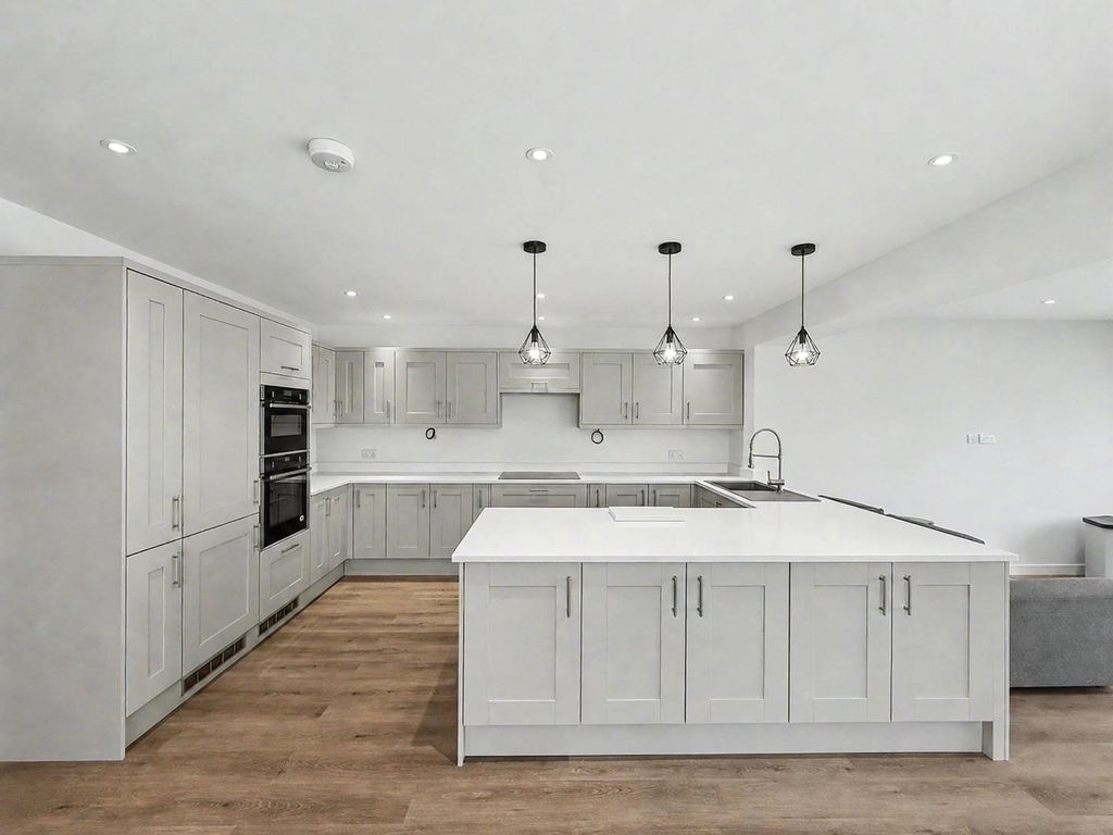 Property photo 2 of 30 Kitchen