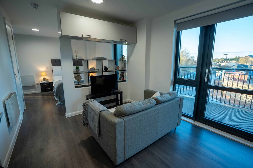 Property photo 3 of 20 8395187.Jpg