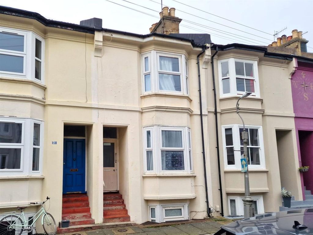 Property photo 1 of 9 Front 1.Jpeg