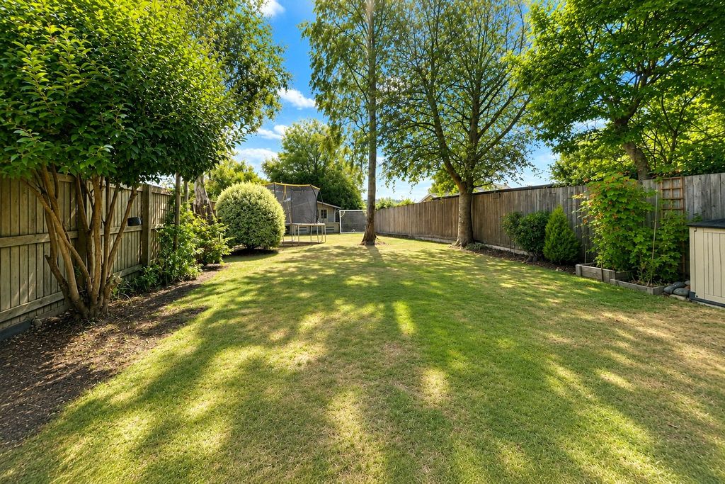 Property photo 2 of 18 Picture No. 16