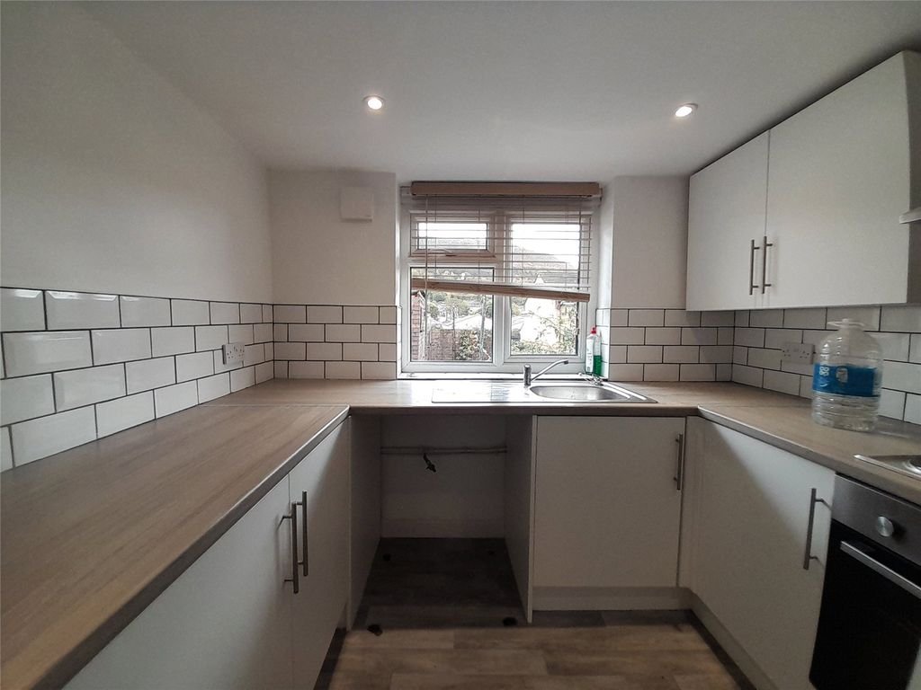 Property photo 3 of 16 Picture No. 28