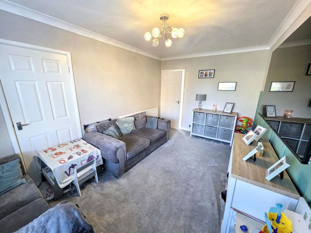 Property photo 3 of 12