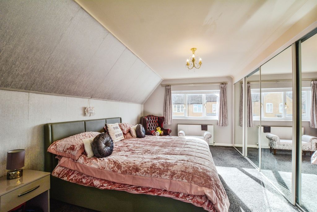 Property photo 3 of 20