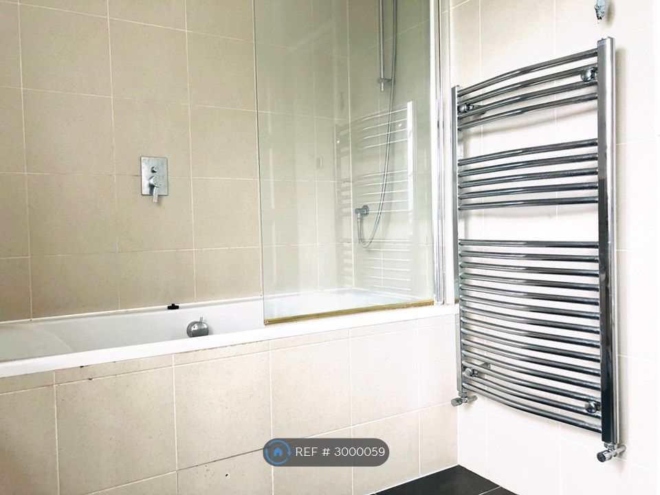 Property photo 3 of 25 Bathroom