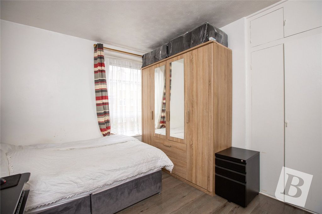 Property photo 2 of 20 Bedroom