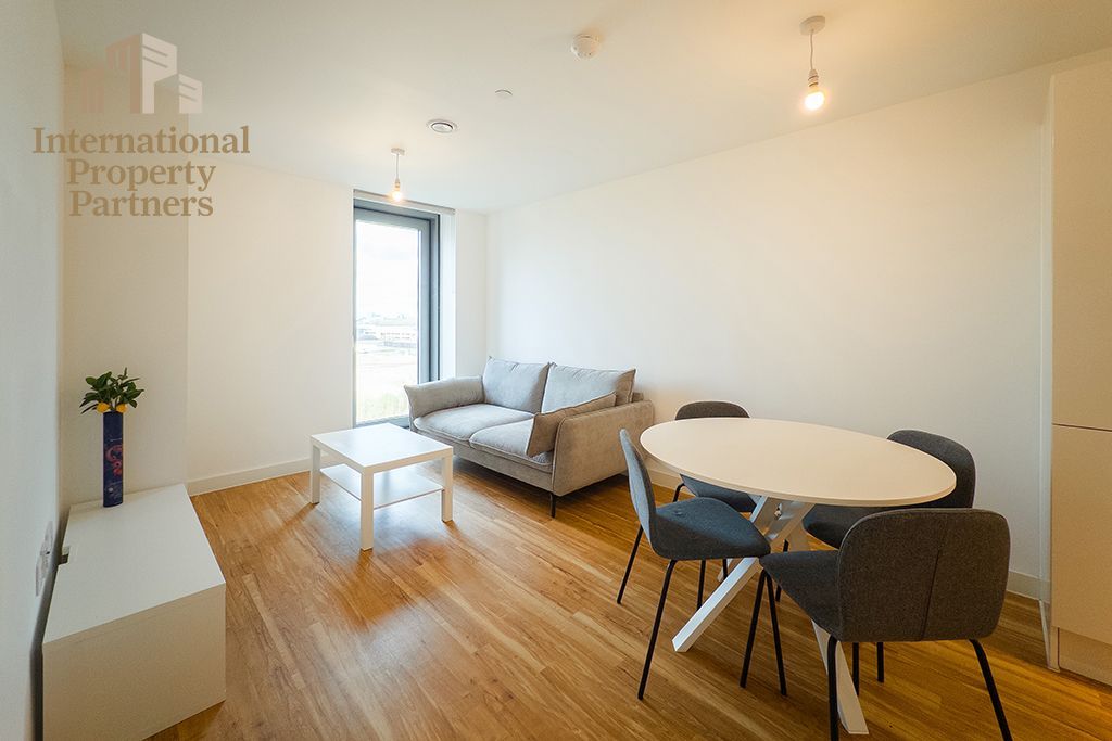 Property photo 2 of 33