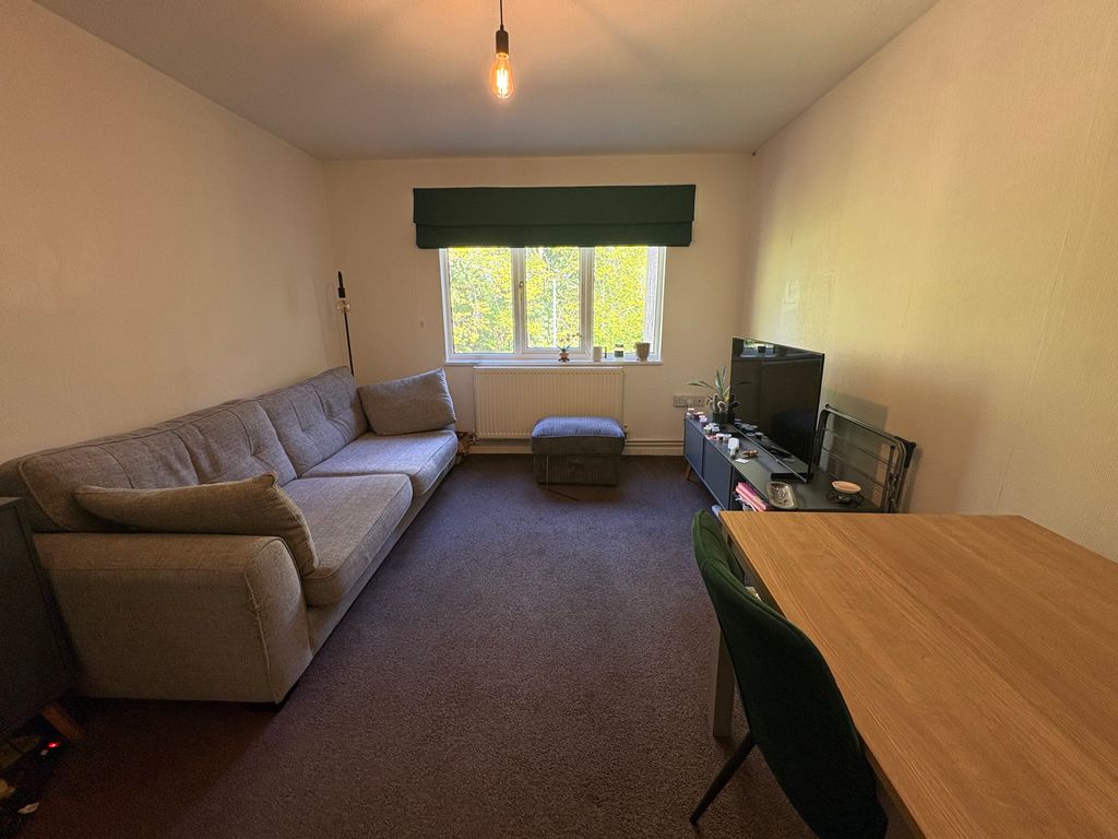 Property photo 3 of 8 Img_8909