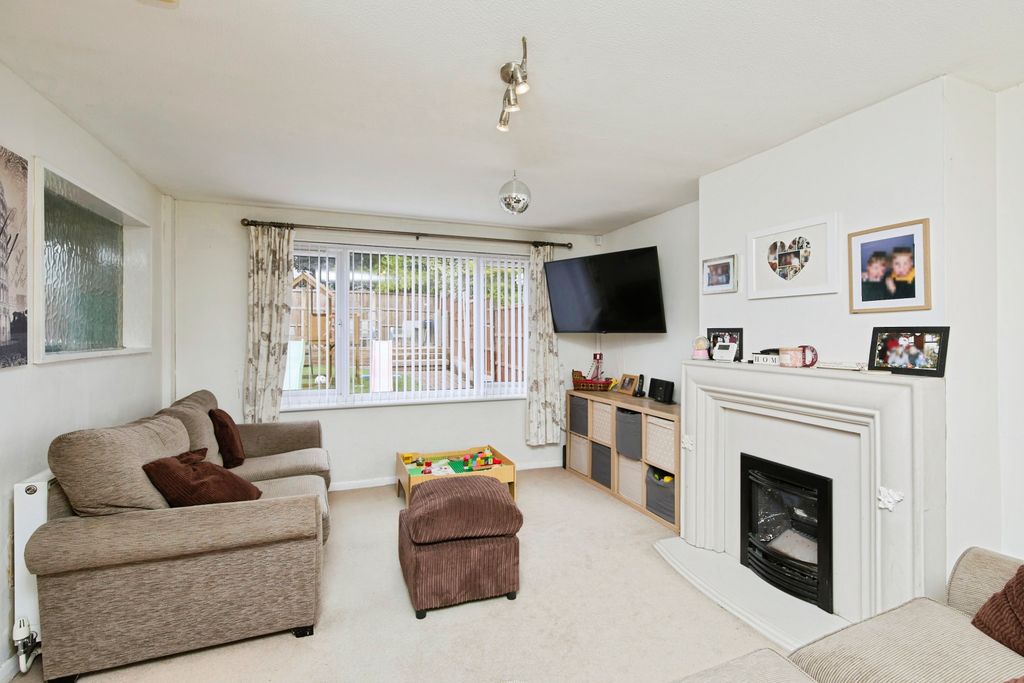 Property photo 2 of 9