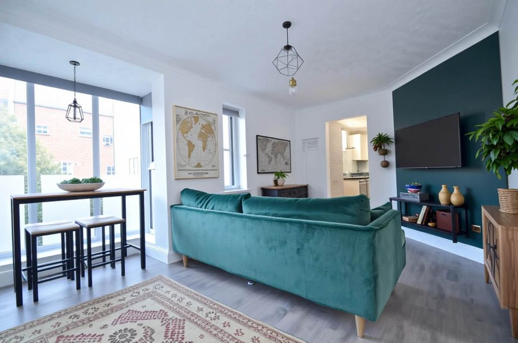 Property photo 2 of 7