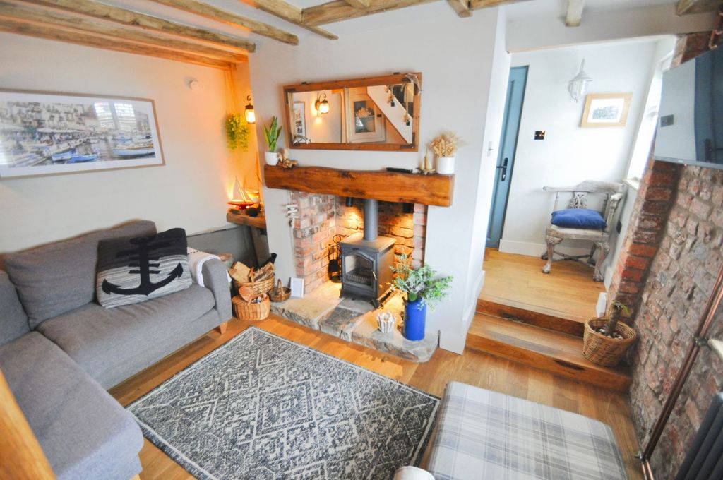 Property photo 2 of 43