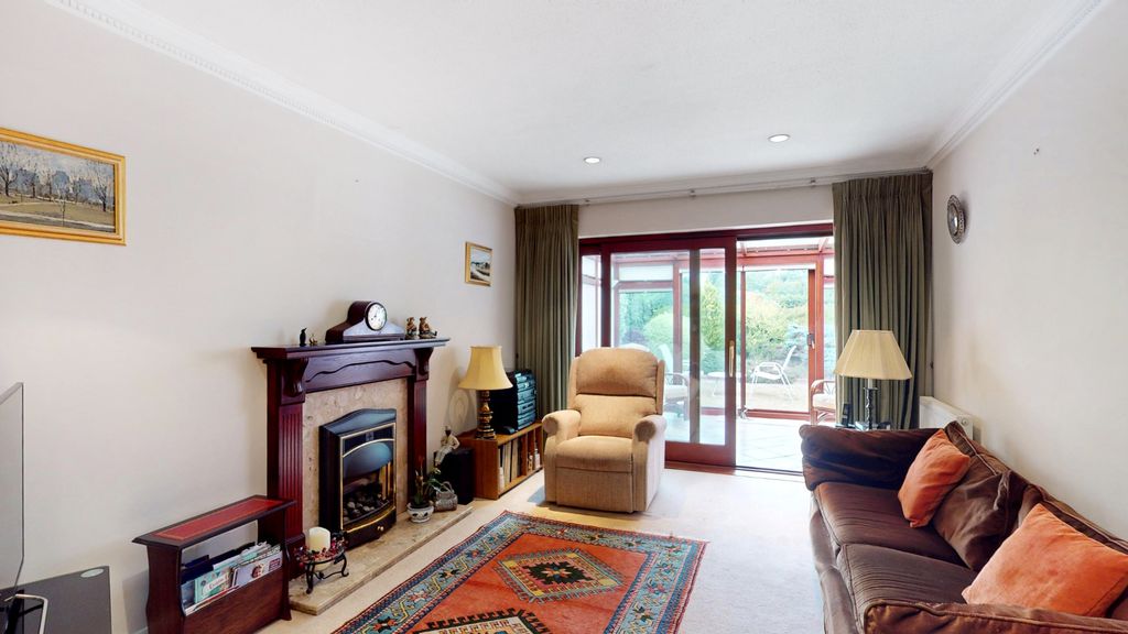 Property photo 3 of 13 4346857