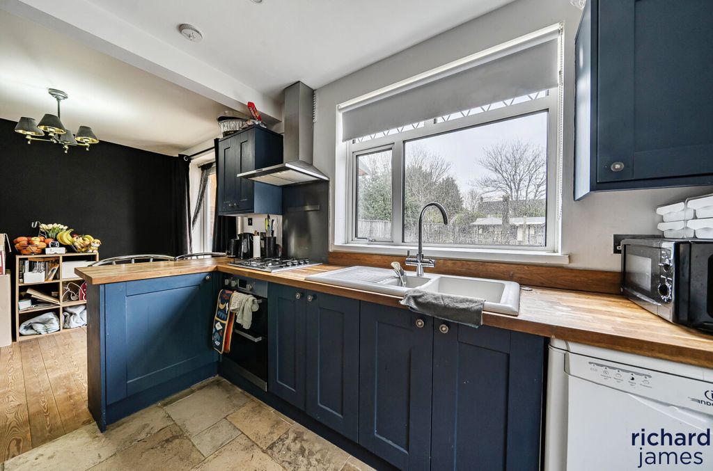 Property photo 3 of 12 04Dcea7E19E747Fba38931304A42Ddf8