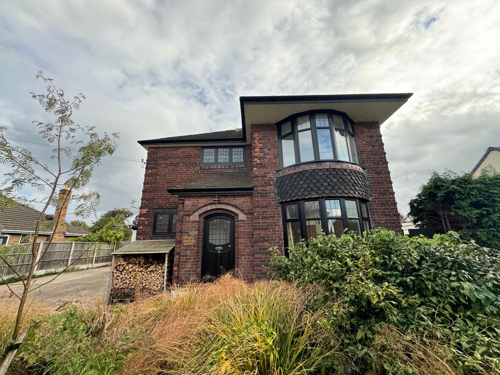 Property photo 2 of 14 Front