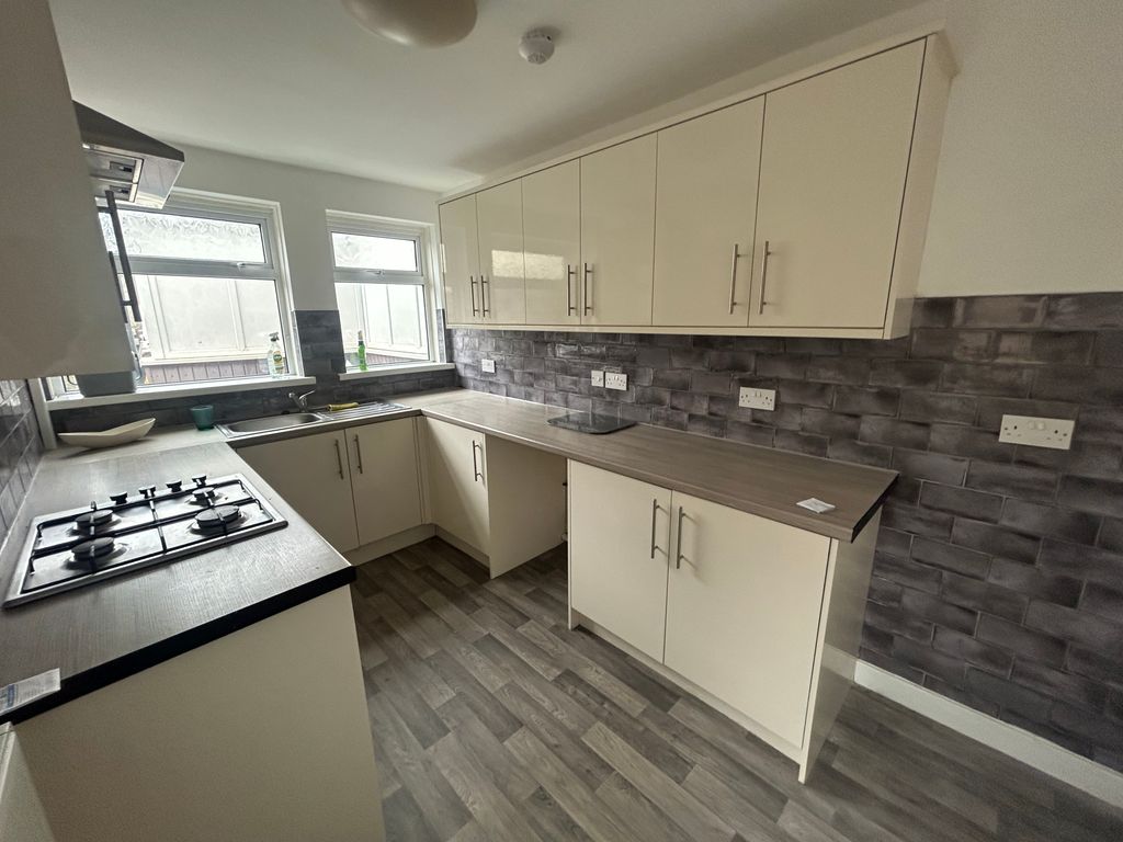 Property photo 2 of 12 Image