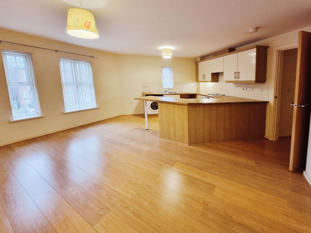 Property photo 3 of 12 Open Plan Living 2