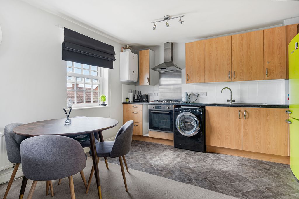 Property photo 3 of 11 Kitchen And Diner - 49 Saxon Way.Jpg