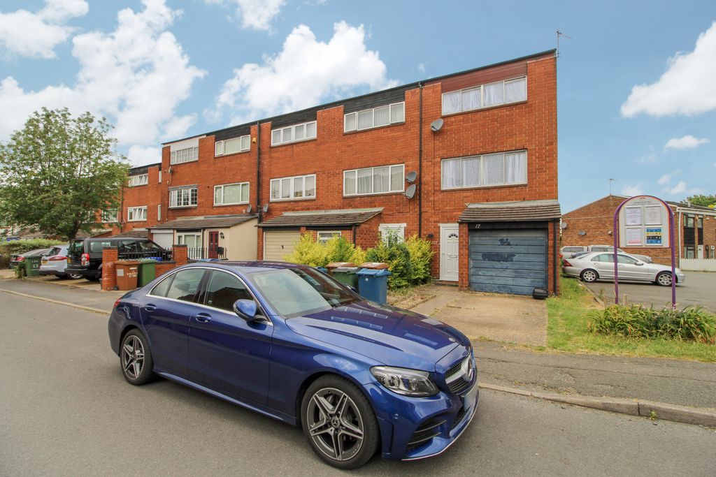 Property photo 1 of 13 Three Bedroom Town House To Rent