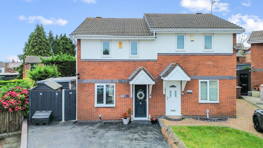 Property photo 1 of 32