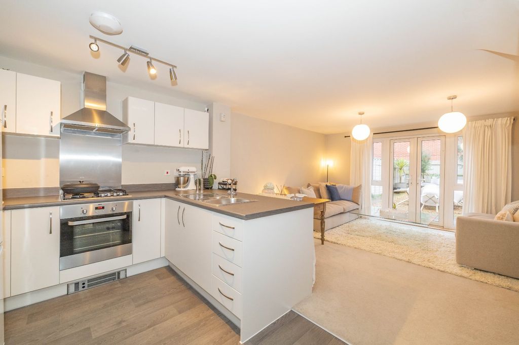 Property photo 3 of 11 Picture 3