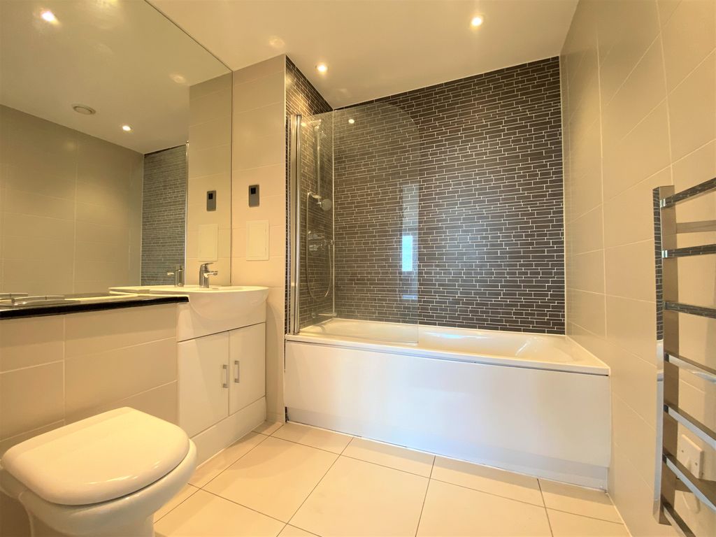 Property photo 3 of 8 Bedroom