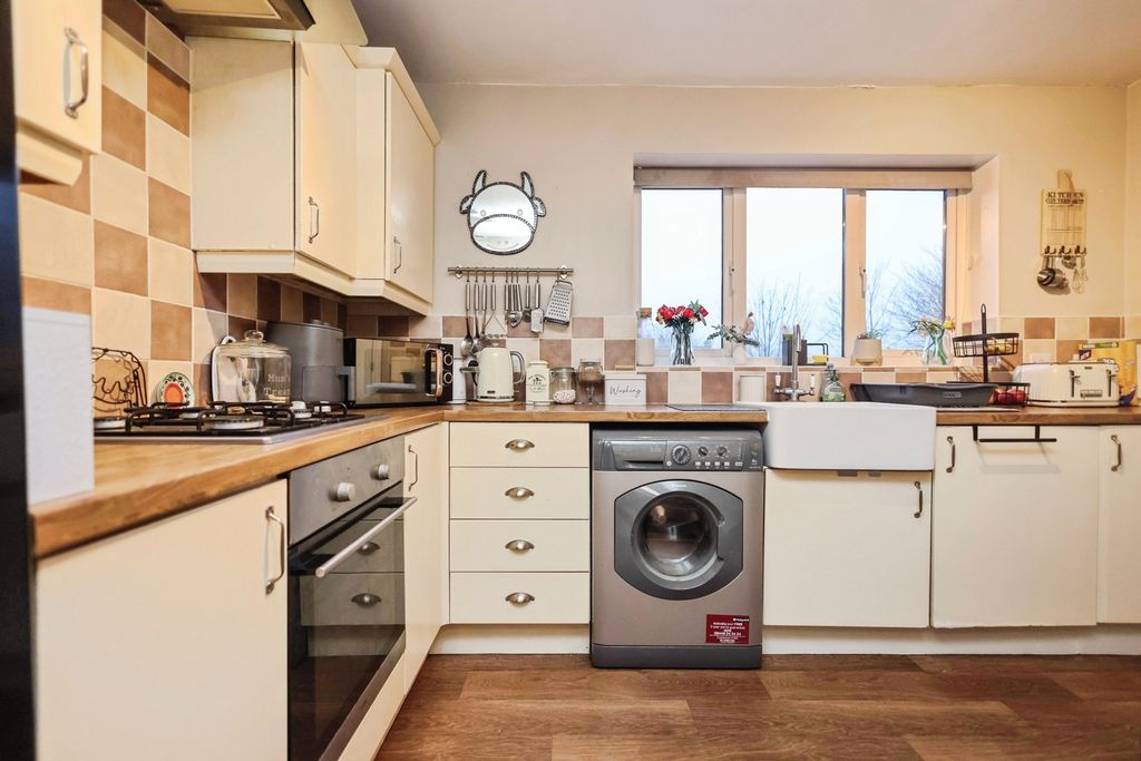 Property photo 2 of 19 Pbox-Img.Jpg