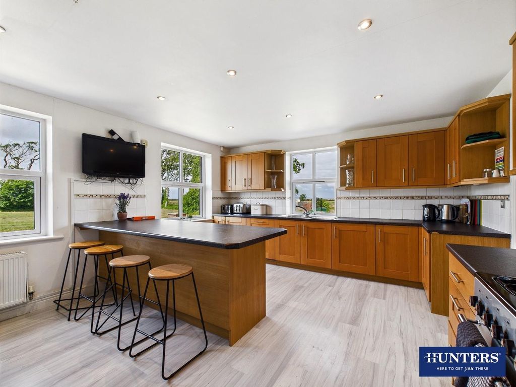 Property photo 2 of 35 Kitchen