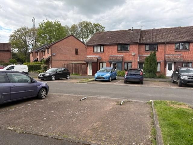 Property photo 3 of 10 Parking