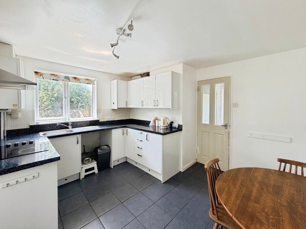 Property photo 2 of 20 5288144