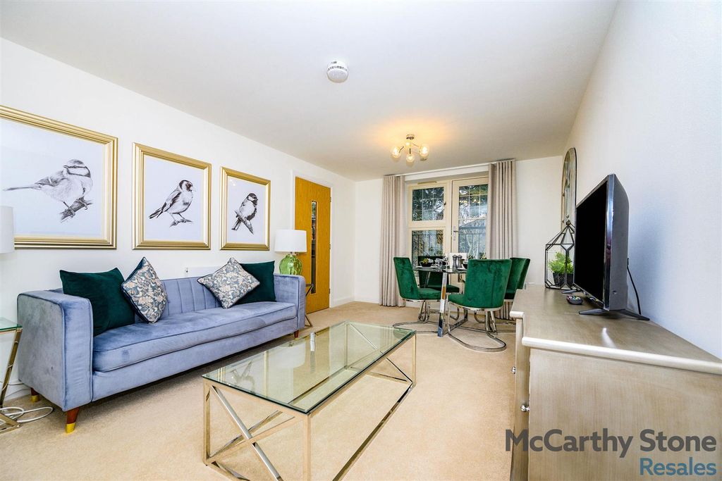 Additional image 28 of 2 bed flat for saleGreat North Road, Hatfield AL9