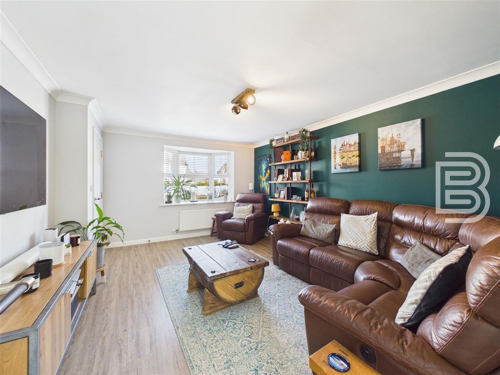 Property photo 2 of 16 Living Room (2).Jpg