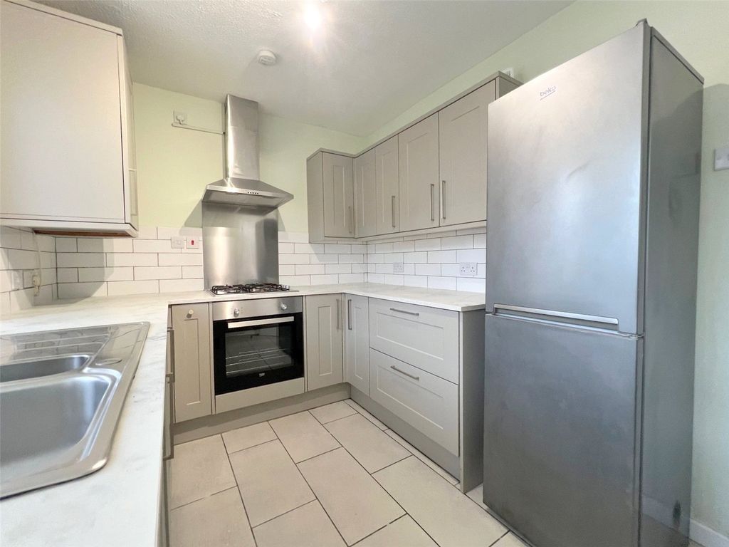 Property photo 3 of 18 Picture No. 04