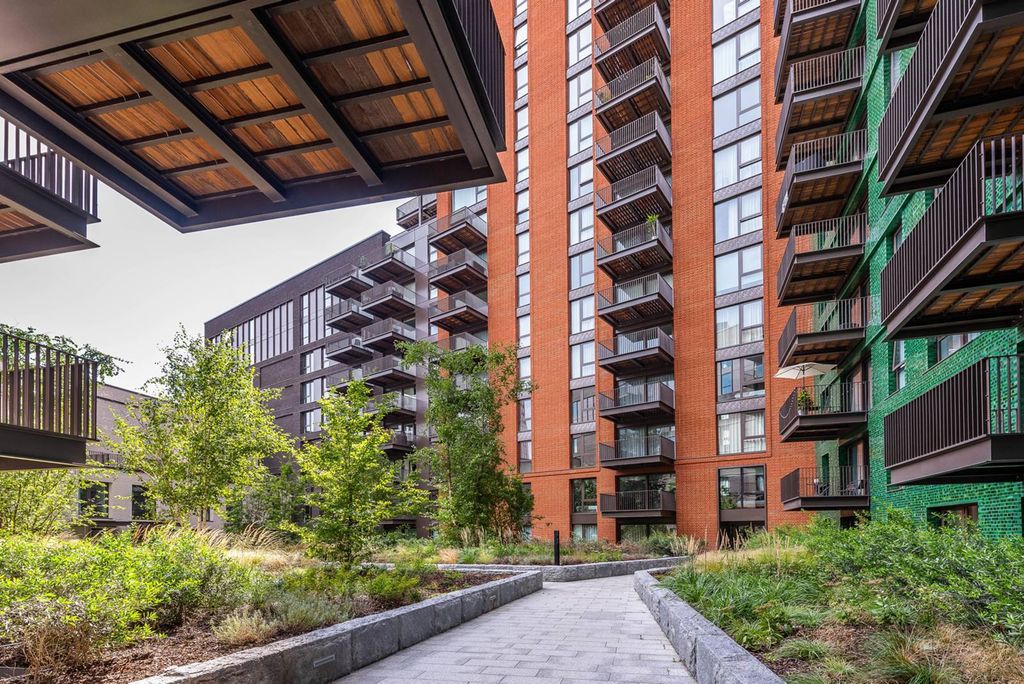 Property photo 1 of 35