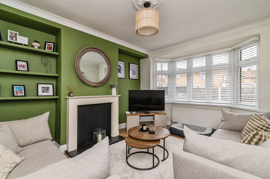 Property photo 2 of 17