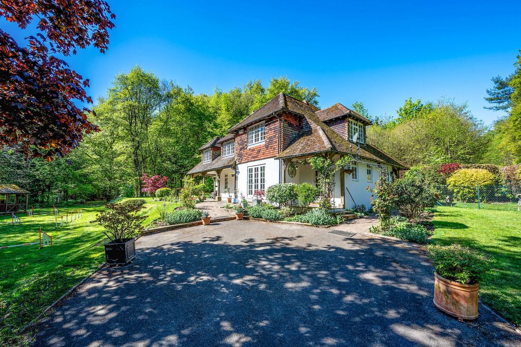 Property photo 1 of 32