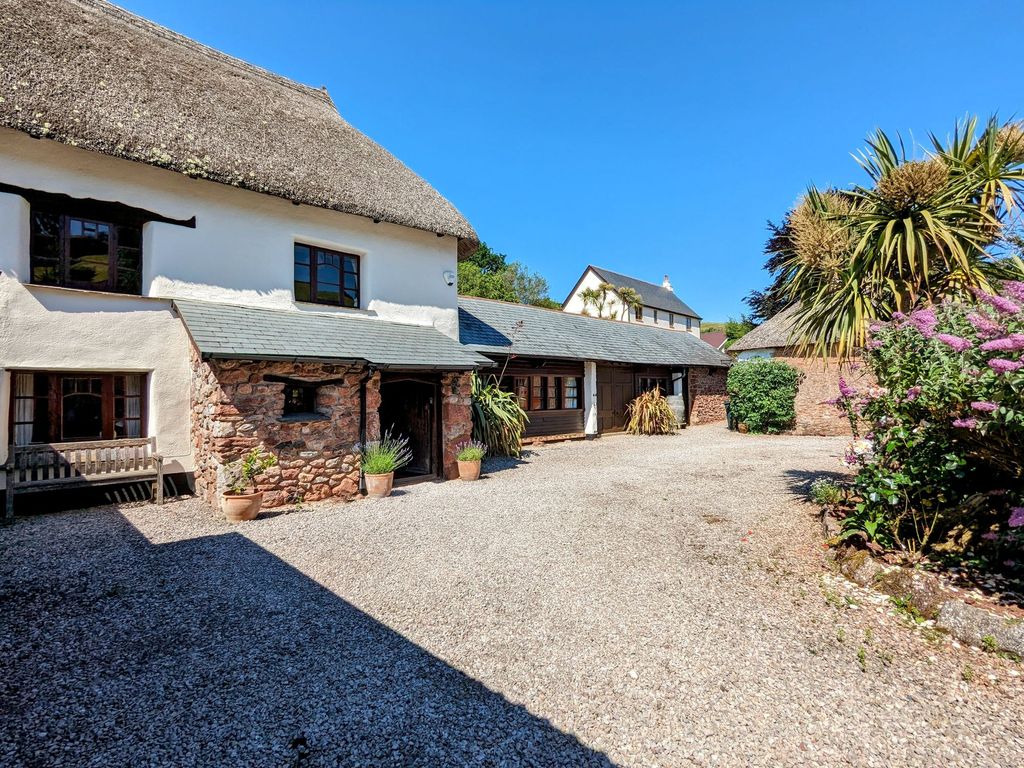 Property photo 2 of 33