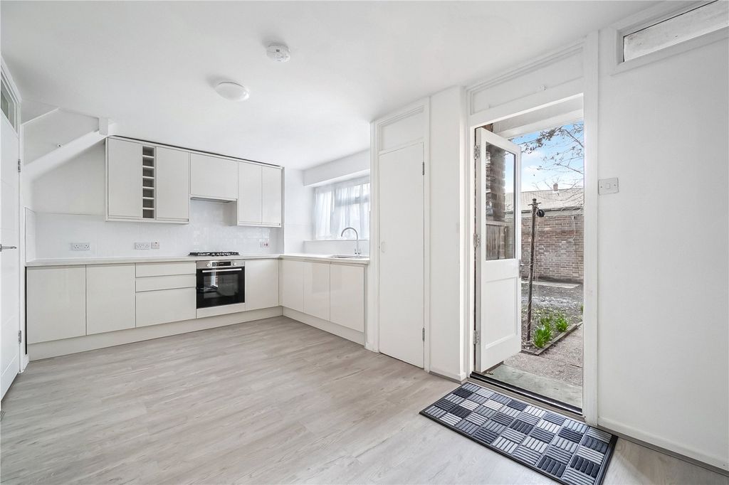 Property photo 2 of 19 Picture No. 06