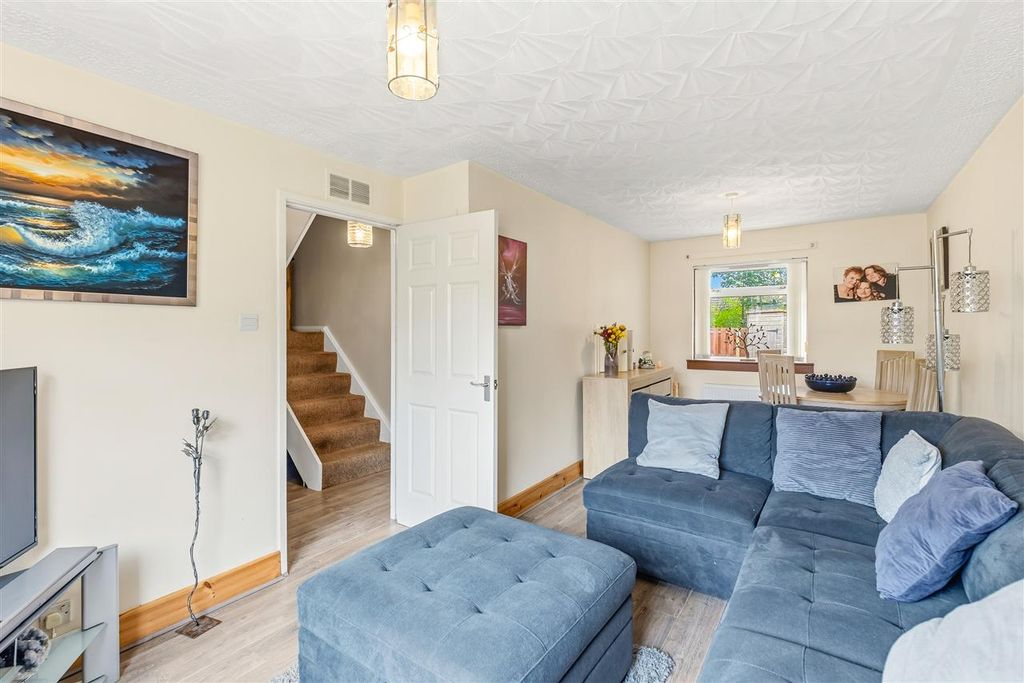 Property photo 2 of 24
