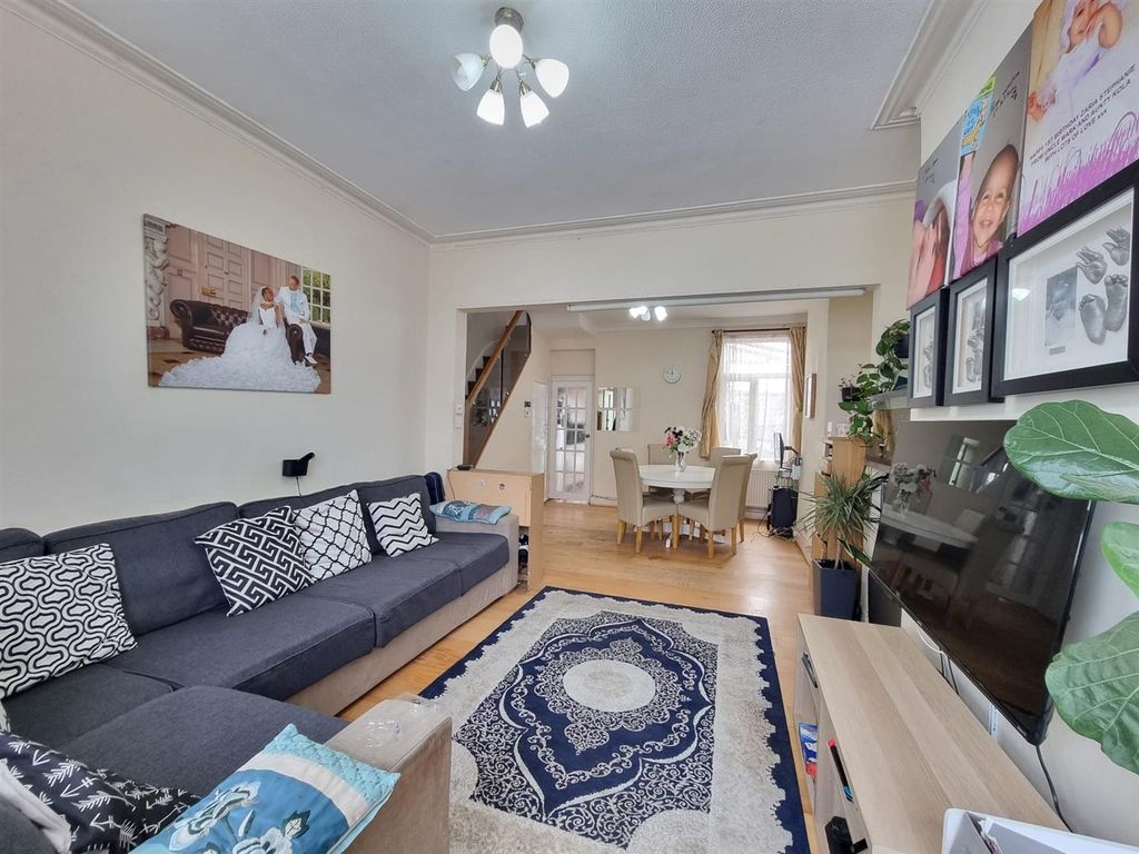 Property photo 2 of 19