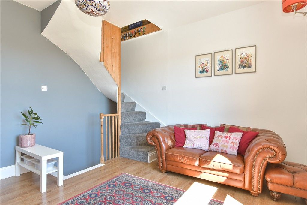 Property photo 2 of 11 Lounge