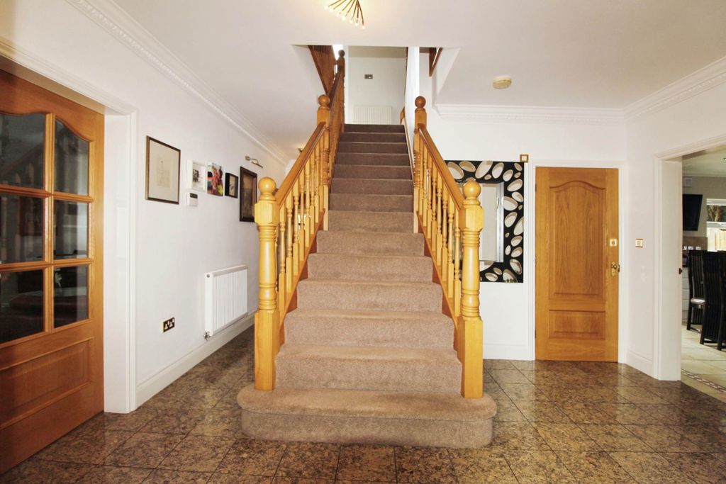 Property photo 2 of 41