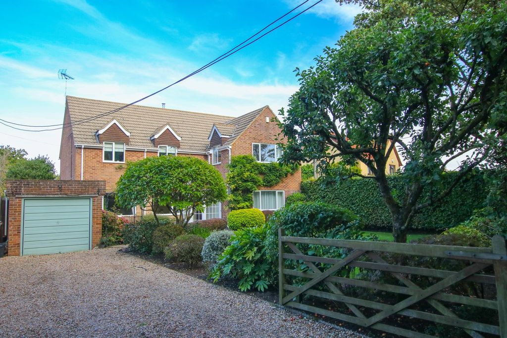 Property photo 1 of 28
