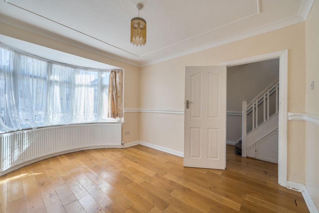 Property photo 2 of 19 1372823-8-68Fb684...