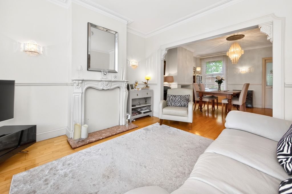 Property photo 3 of 13