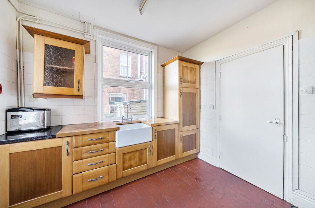 Property photo 2 of 19 1372821-15-690234...