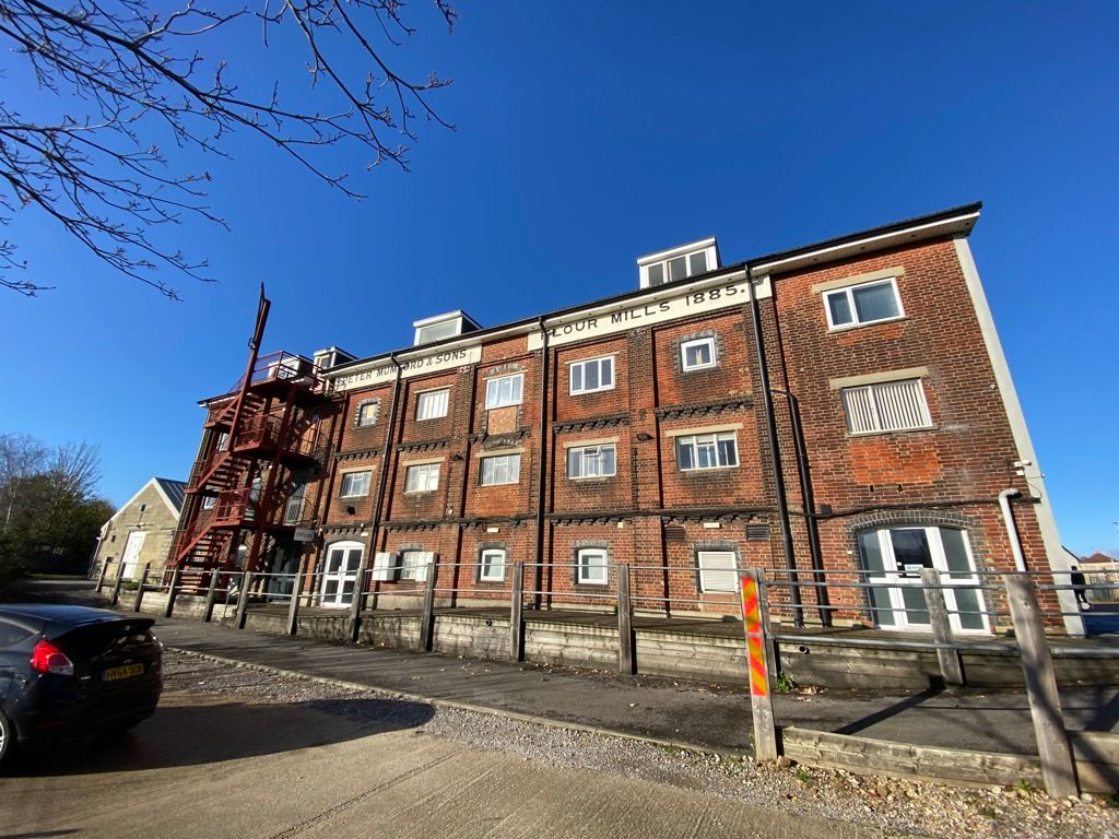 Property photo 1 of 9 Photo 16