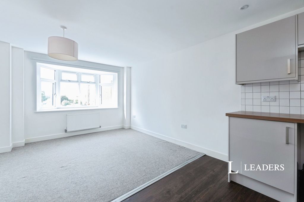 Property photo 2 of 15 Pbox-Img.Jpg