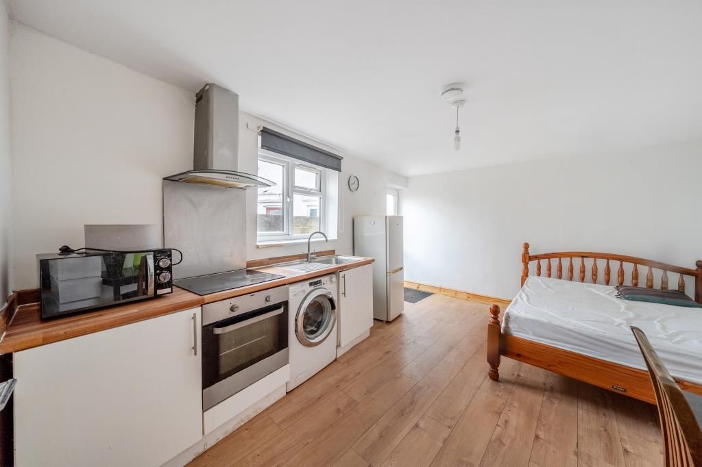 Property photo 2 of 15 Kitchen